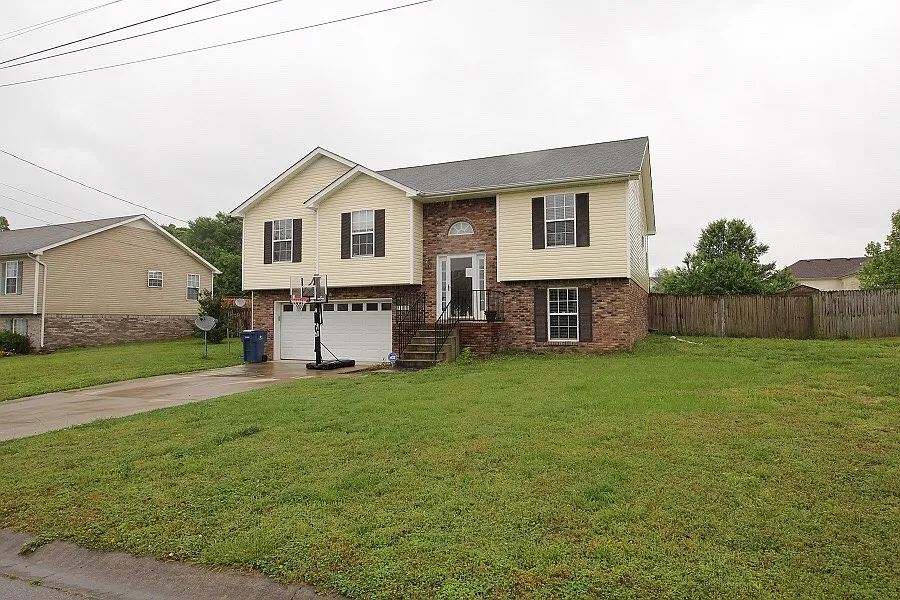 3393 Dresden Way photo 1