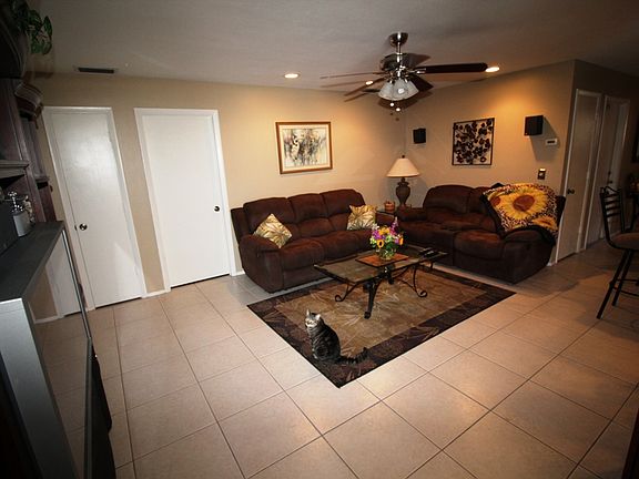 3rd image of 11045 NW 21st St