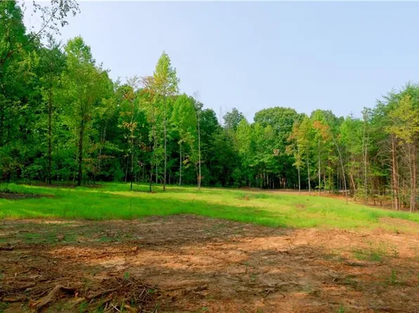 7 & 8 Mountain View Rd, King, NC 27021