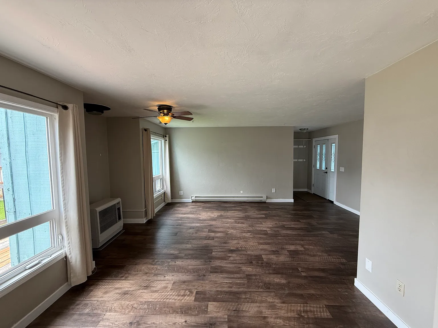 3 bed, 1312 sqft, $3,000 — Photo 3