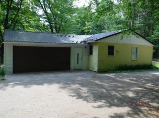 6876 Maple St, Newaygo, MI 49337