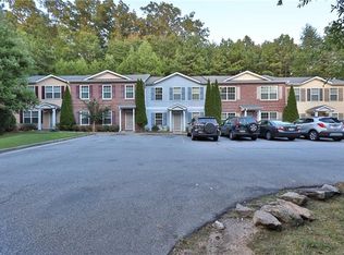 610 Streamside Dr, Roswell, GA 30076