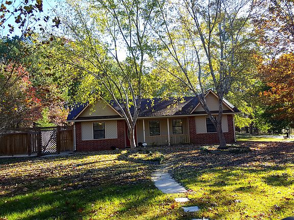 2nd image of 11 Holly St