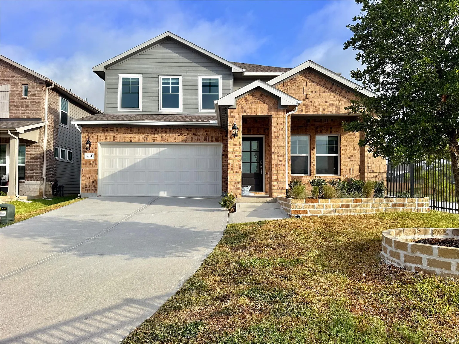 5 bed, 4.0 bath, 2872 sqft, $2,950 — Photo 3