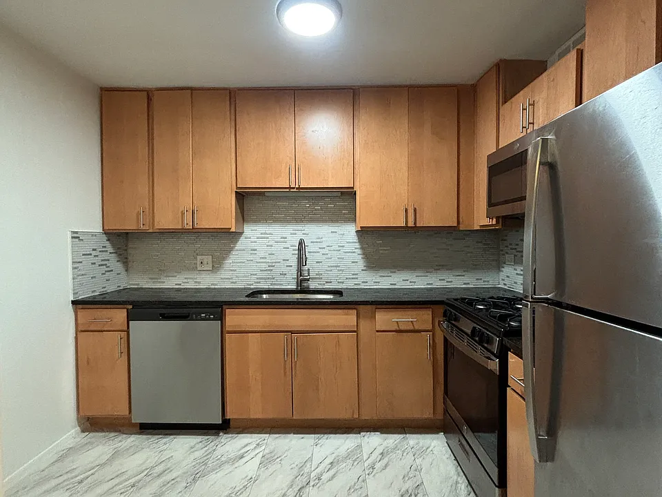 8503 Lotus Ave #313