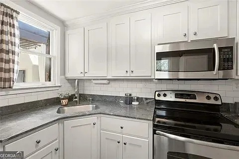 578 East Ave NE — Photo 9
