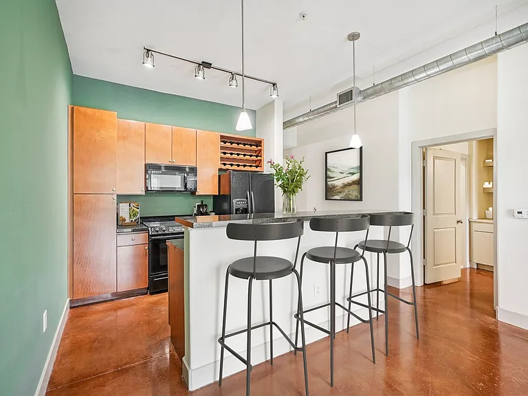 Lofts at Lakeview — Photo 20