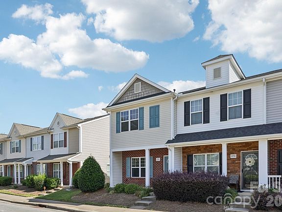 3rd image of 12720 Livengood Ln