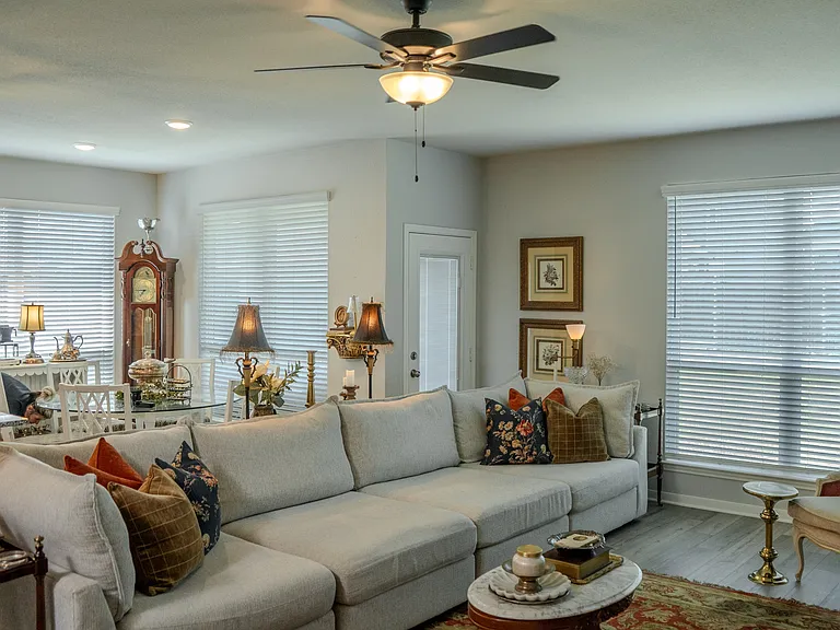 6921 Sulphur Ct — Photo 4