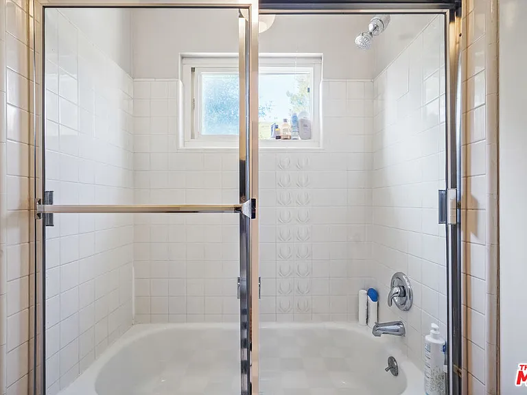 5025 Dantes View Dr — Photo 22