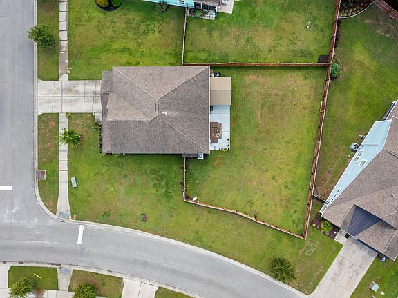 5th image of 430 Abelia Ln