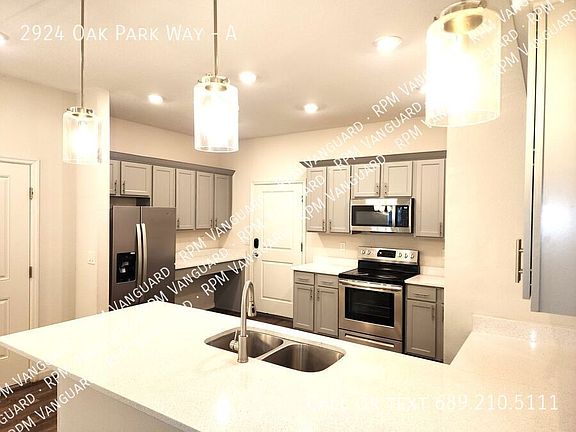 2nd image of 2924 Oak Park Way #A