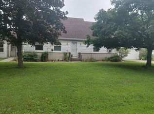 615 7th St, Colona, IL 61241