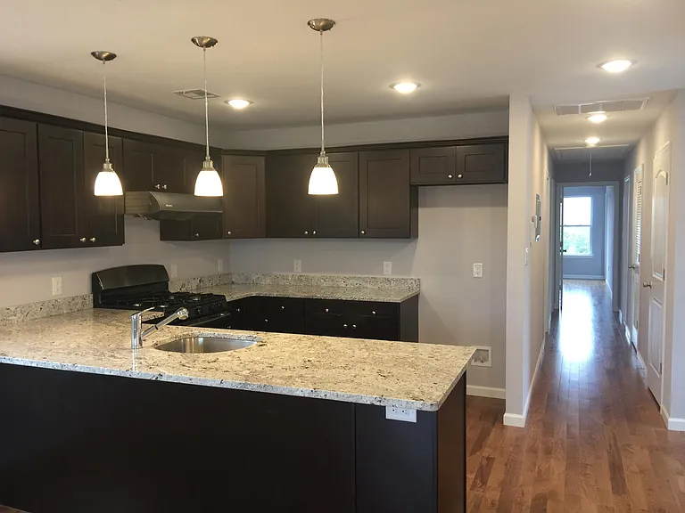 196 Hunterdon St #3 — Photo 1