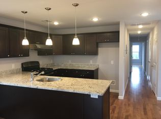 196 Hunterdon St #3, Newark, NJ 07103