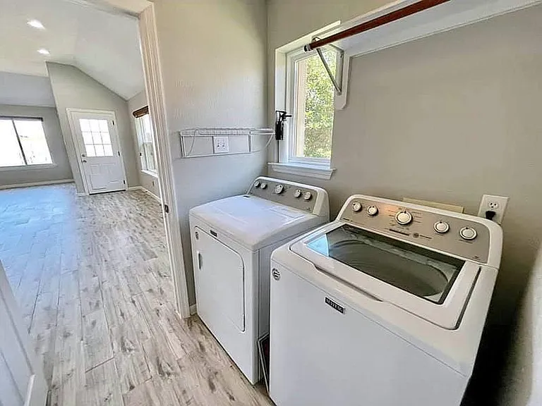 2526 Lake Dale Ln — Photo 34
