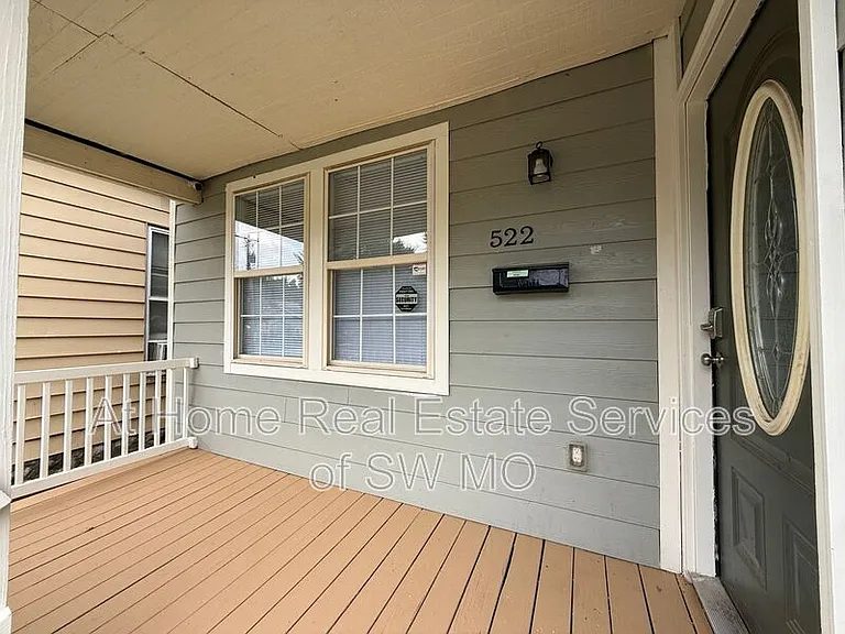 522 S Broadway Ave — Photo 2