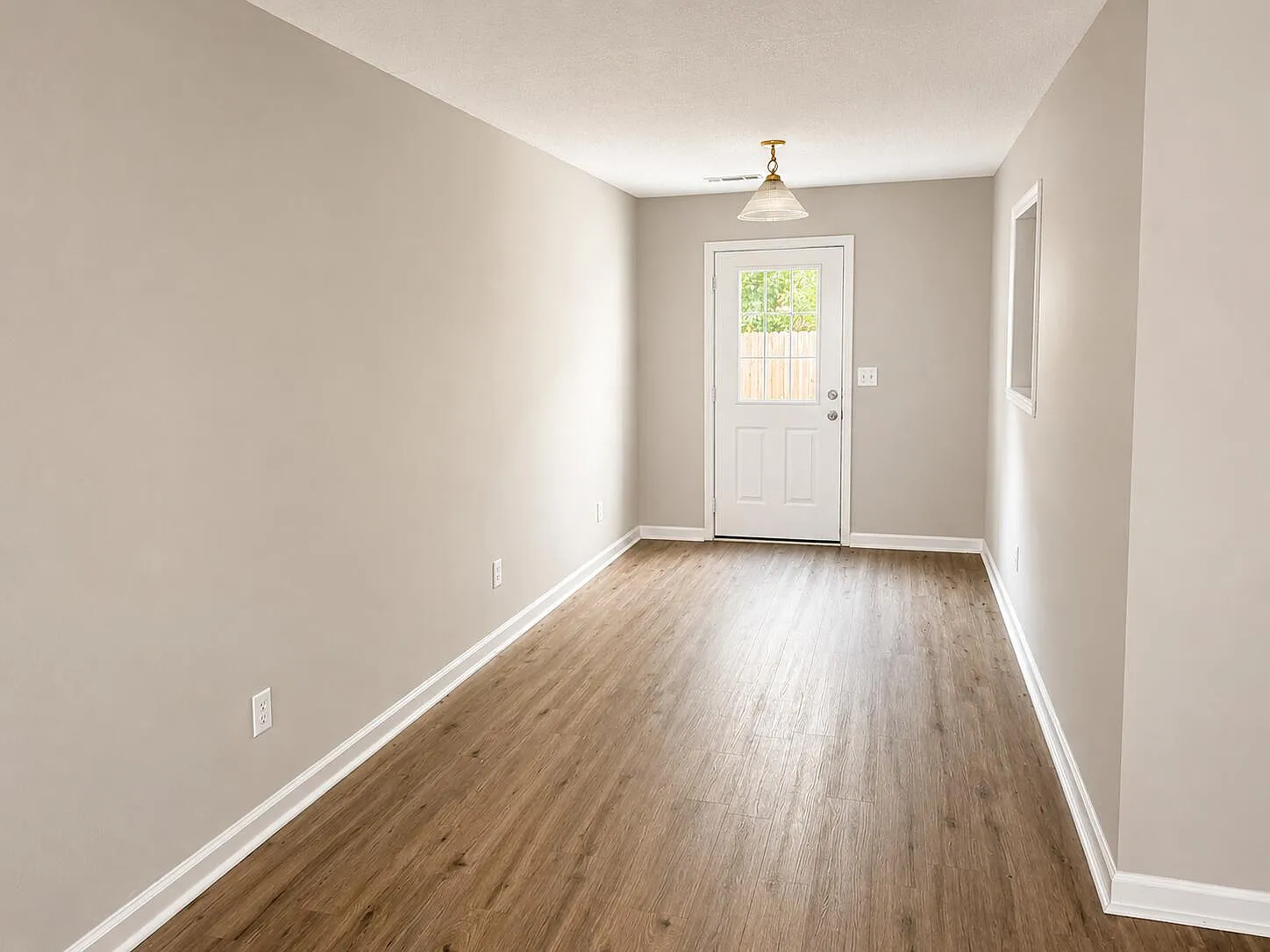 3 bed, 2.5 bath, 1136 sqft, $1,750 — Photo 2