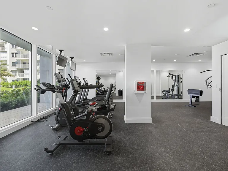 3443 Gulf Shore Blvd N #711 — Photo 31