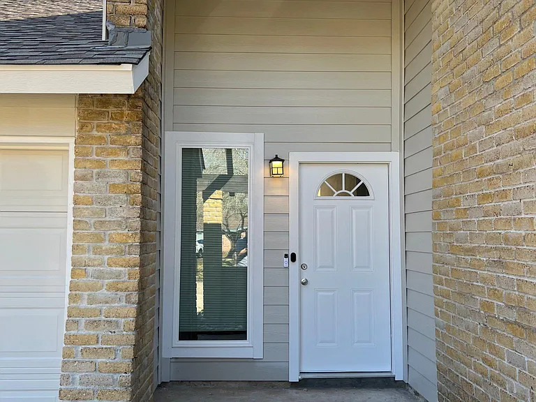 6915 Briarfield Dr — Photo 3