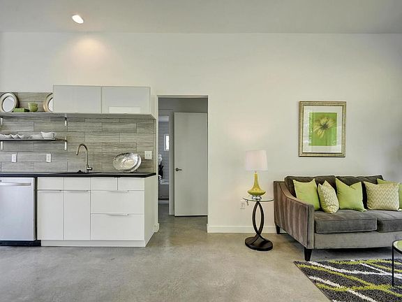 5th image of 2103 E 14th St #B