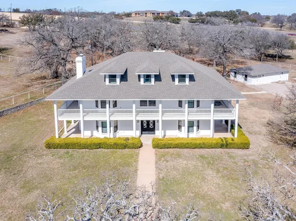 1421 Highlake Ln, Weatherford, TX 76087