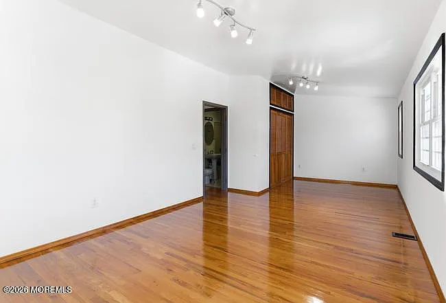 22 Schuyler Ave — Photo 6