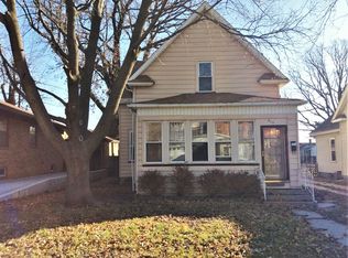 915 Rock St, Peru, IL 61354