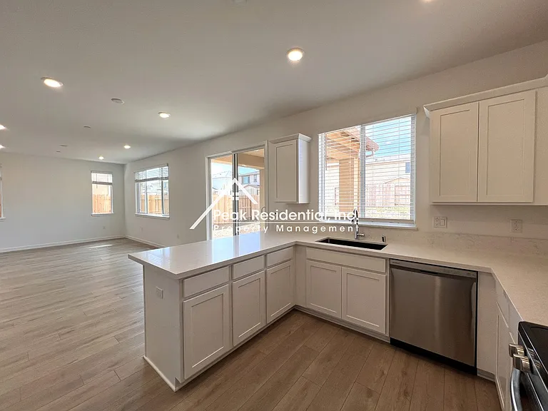 12632 Hereford Ave — Photo 8