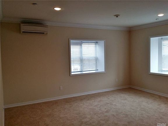 3rd image of 130 Secatogue Ave APT H