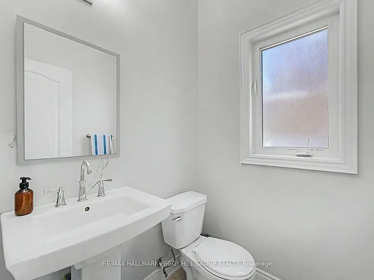 53 Nathan Cres #UPPER — Photo 5