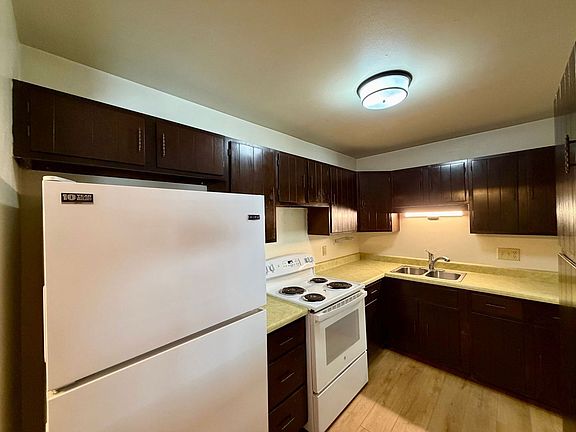 3rd image of 1600 Sawyer Dr APT G