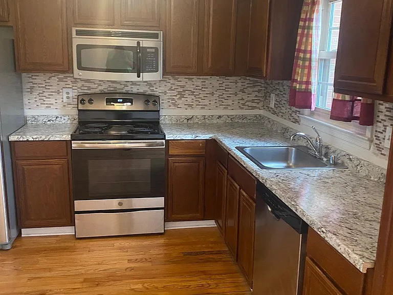 12116 Stallion Ct — Photo 24