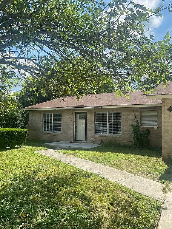 505 Candlelight Lane — Photo 1