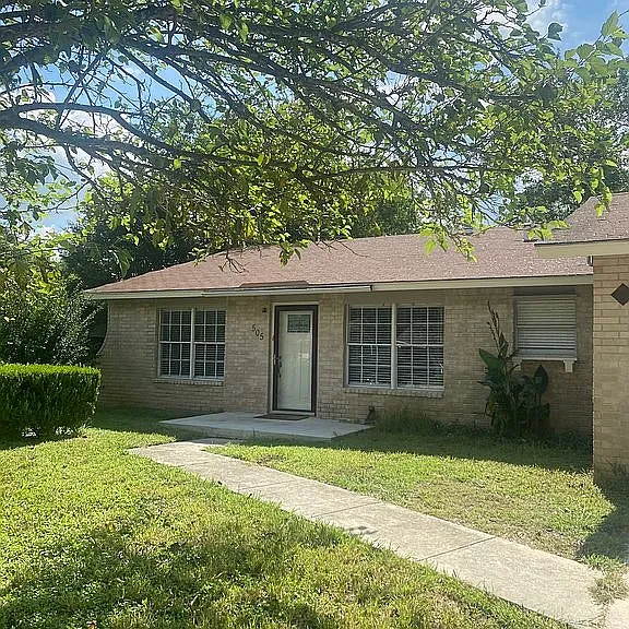505 Candlelight Ln — Photo 1
