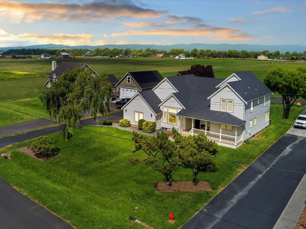 306 Lincoln Ave, Ferndale, CA 95536