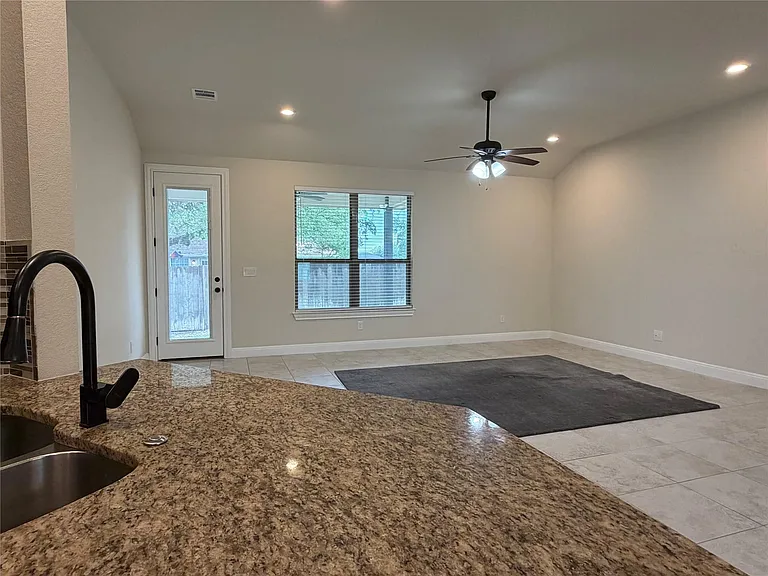 206 Fairway Cir — Photo 6