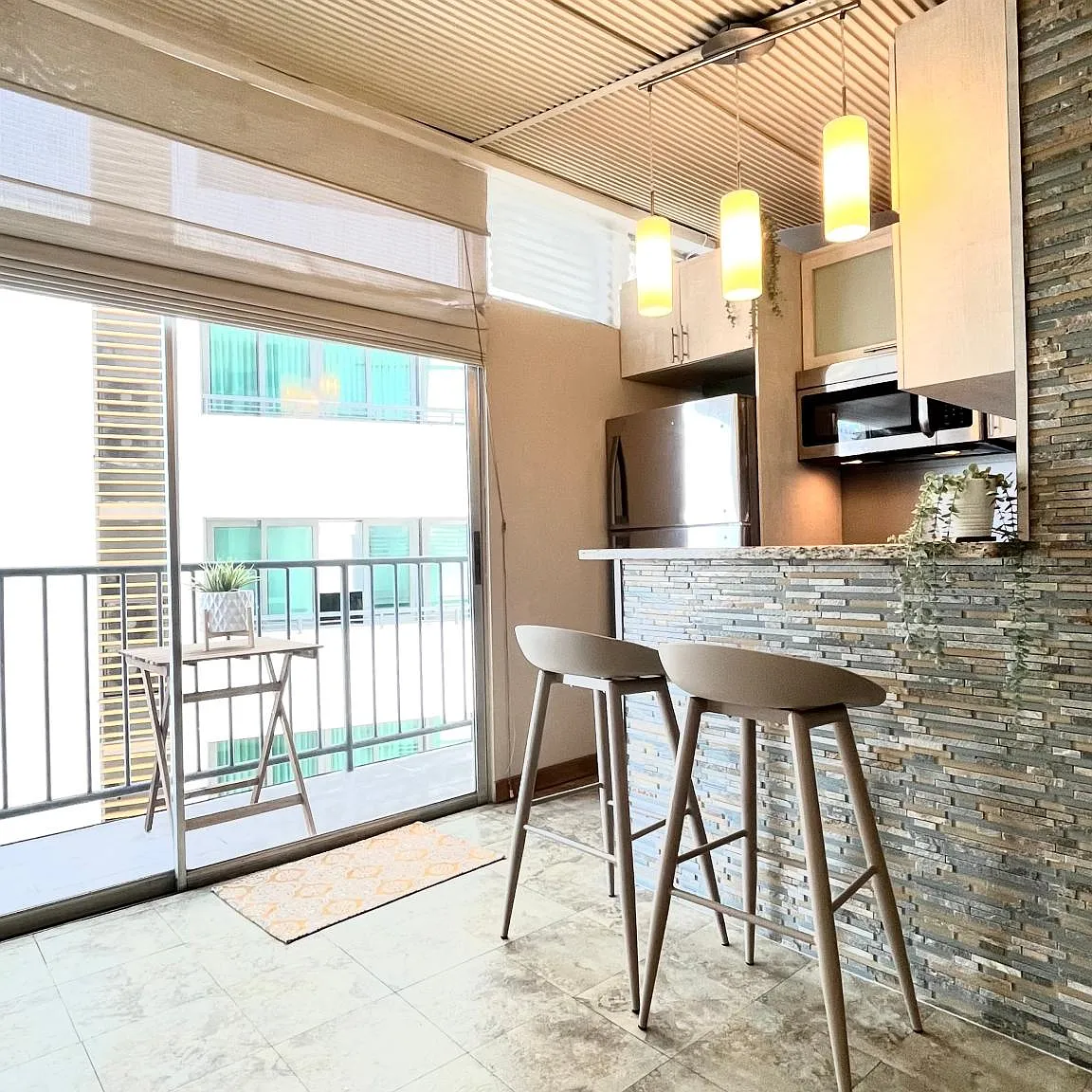 1 bed, 900 sqft, $1,750 — Photo 1