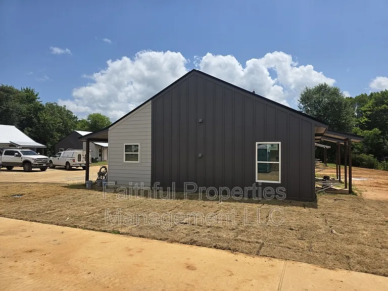 405 N Logan Ln #A — Photo 7