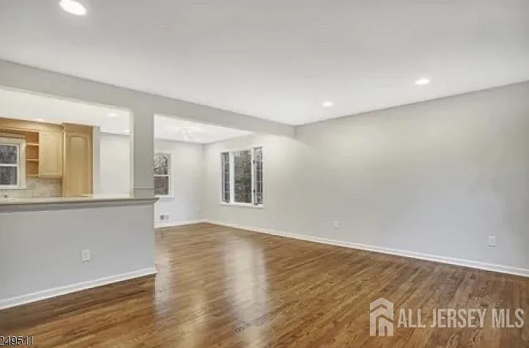 10 Cedar St — Photo 6