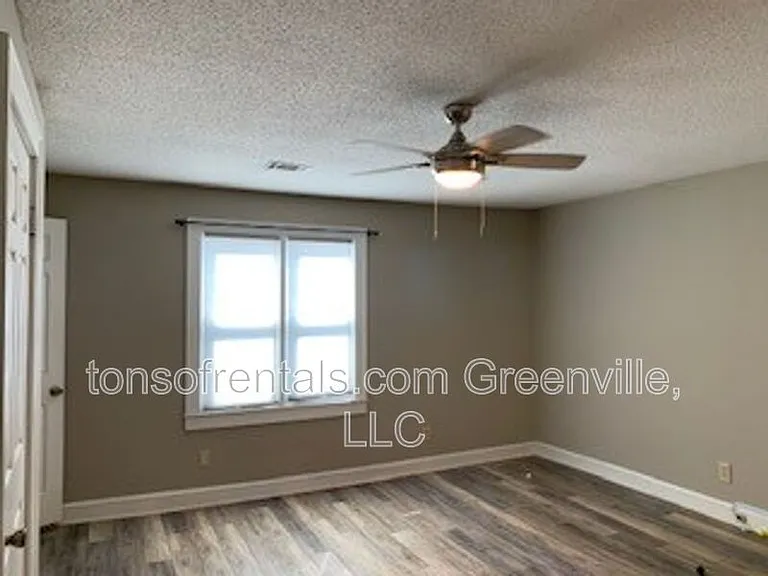 414 Randall St #A — Photo 7