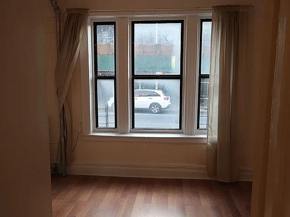 3rd image of 379 Irving Ave #2A