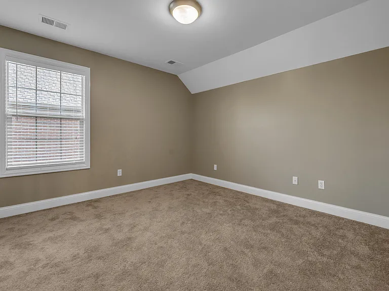2185 Roswell Dr — Photo 11