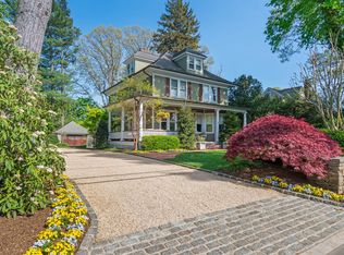 134 Ivy St, Oyster Bay, NY 11771
