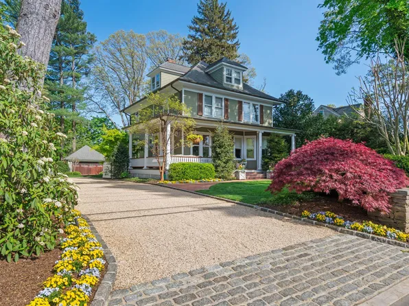 134 Ivy Street, Oyster Bay, NY 11771