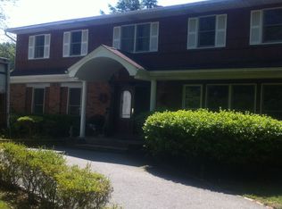 32 Quintree Ln, Melville, NY 11747