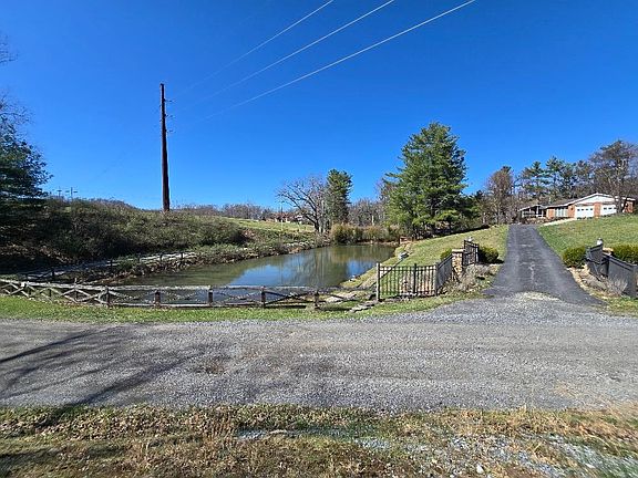 5th image of 127 Gilead St