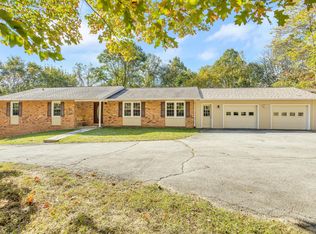 7080 Crown Rd, Roanoke, VA 24018