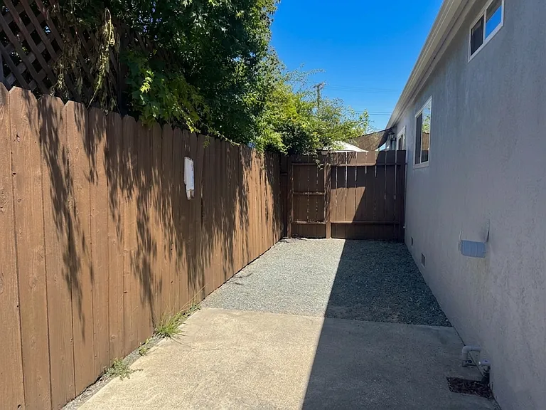 20673 Forest Ave #B — Photo 7