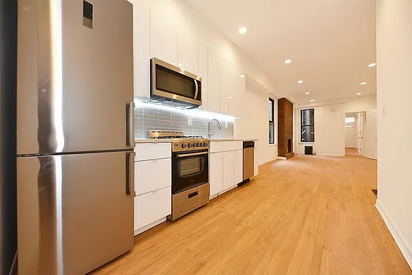 Rented by Buchbinder & Warren | media 46